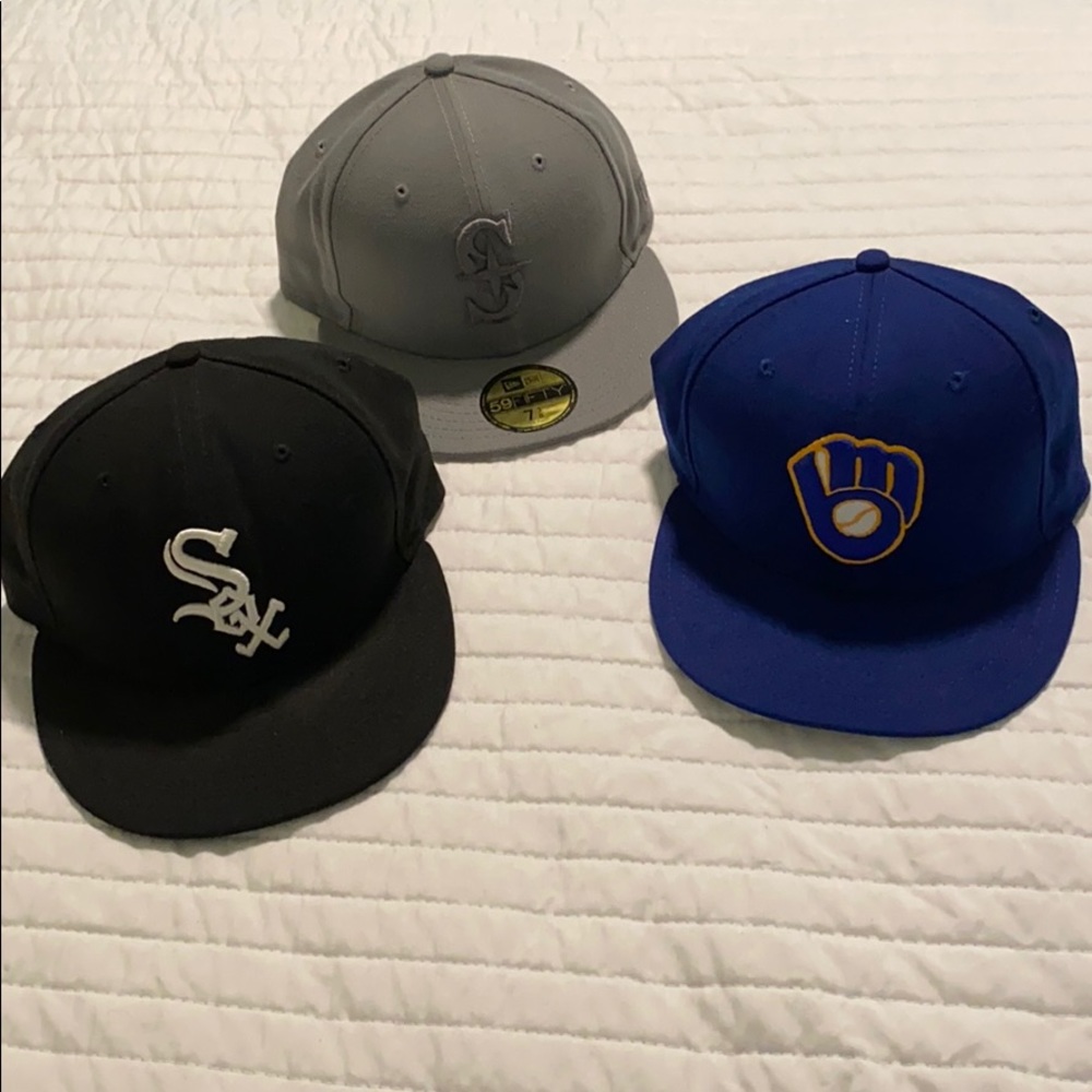 Bundle of 3 fitted caps size 7 3/8